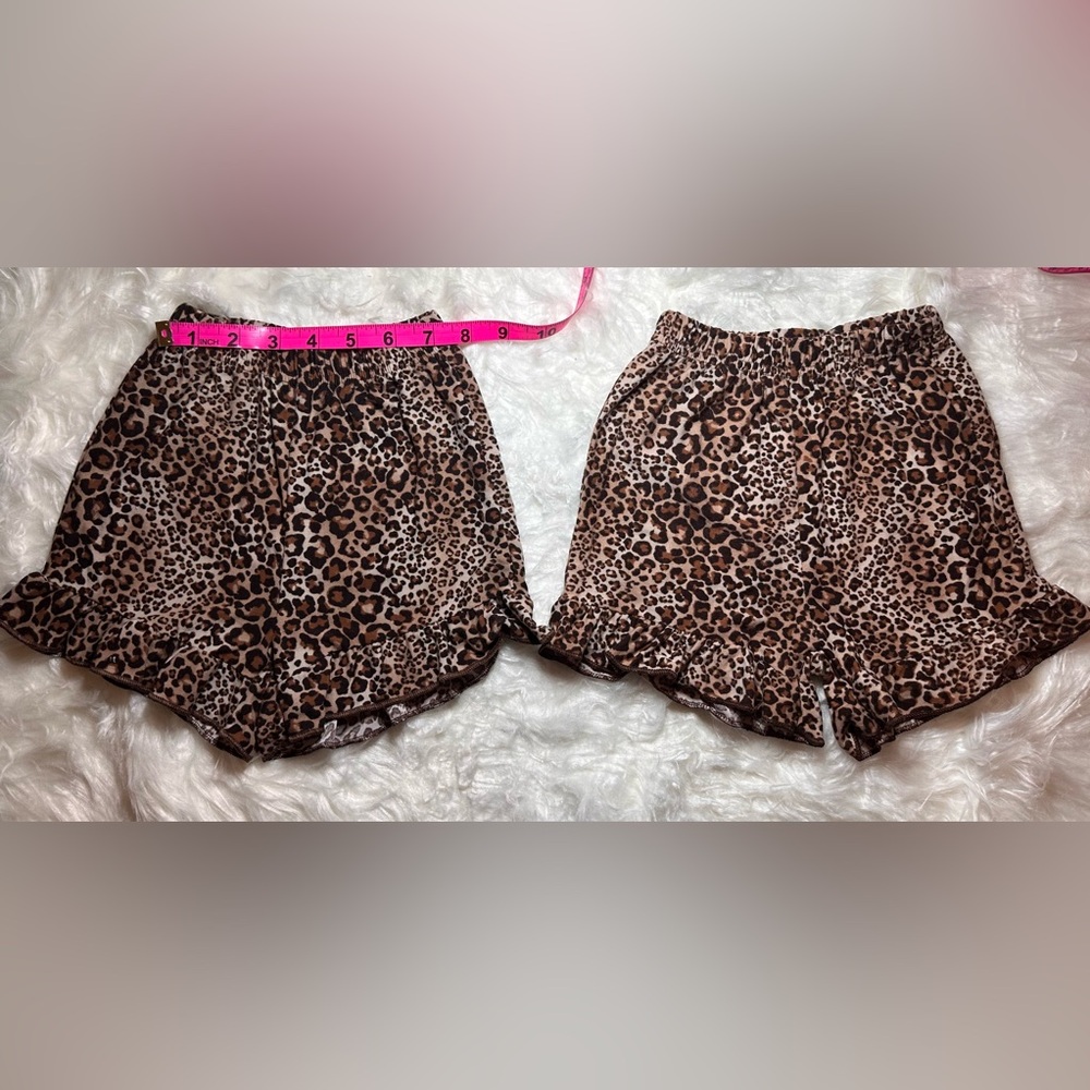 🎃Jungle girl costume 🎃 
Set of 2 - for twins.Leopard Print Ruffle Shorts